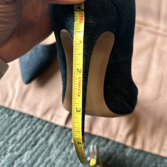 Designer Gianvito Rossi Denim cloth pumps GOOD condition. On Trend GREAT price - Picture 6 of 6